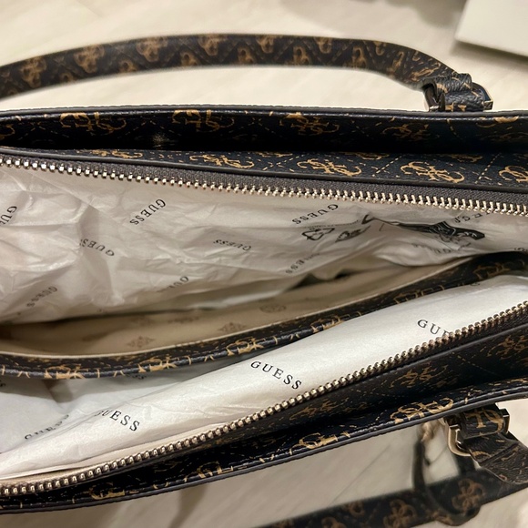 GUESS Womens Daryna Elite Tote Bag - Picture 6 of 8